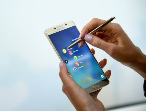 Video: Samsung khoe sức mạnh của Galaxy Note 5 và bút S Pen - 1