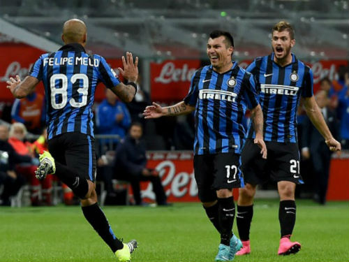 Inter "độc bá" Serie A: "Gã khổng lồ" tỉnh giấc - 1