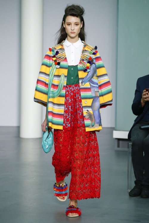 Mẫu Việt chân dài 1m15 sải bước tại Milan FW - 8