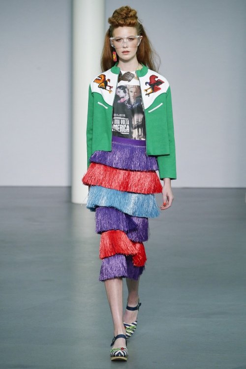 Mẫu Việt chân dài 1m15 sải bước tại Milan FW - 9