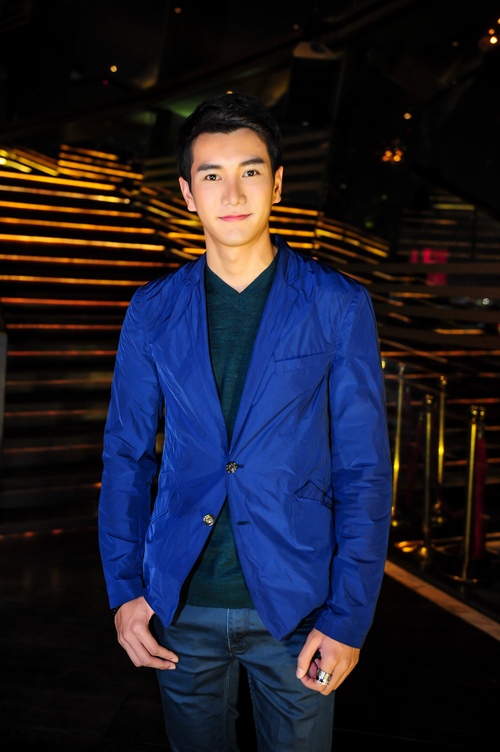 Chân dài Diệu Huyền sexy ra mắt phim mới - 10