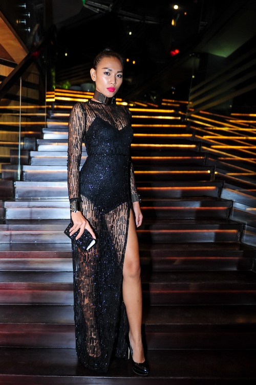 Chân dài Diệu Huyền sexy ra mắt phim mới - 2