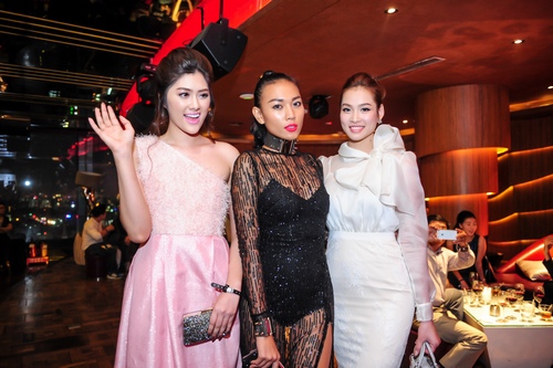 Chân dài Diệu Huyền sexy ra mắt phim mới - 11