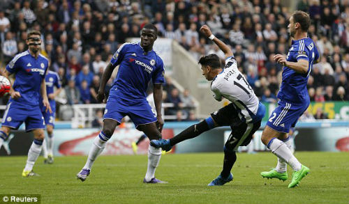 Newcastle - Chelsea: Thoát hiểm ngoạn mục - 1