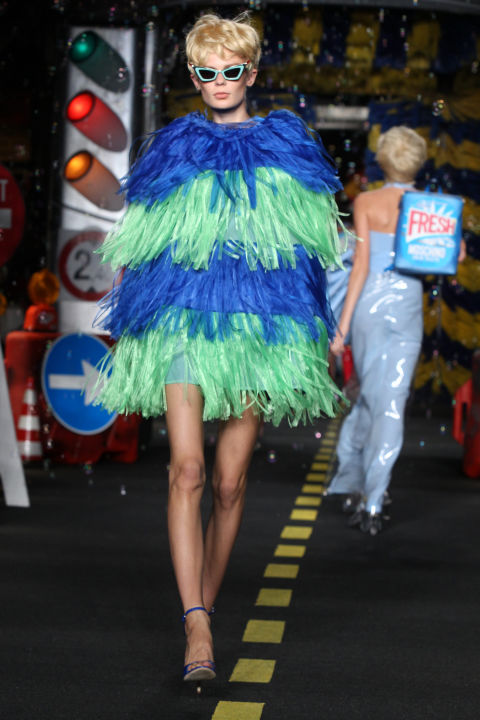 Moschino đưa công chúa Disney đến Milan Fashion week - 8