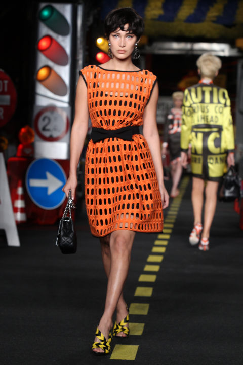 Moschino đưa công chúa Disney đến Milan Fashion week - 4