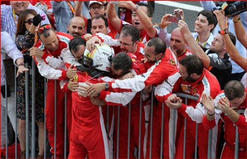 Japanese GP: Mercedes thêm chiến thắng 1-2 - 3