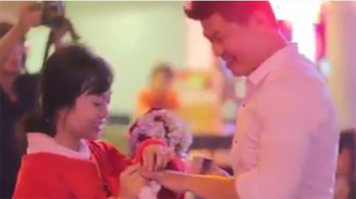 Màn cầu hôn lãng mạn cộp mác “cọc đi tìm trâu” - 3