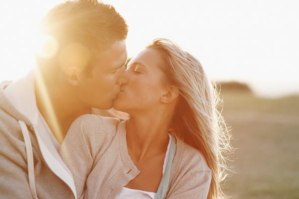 3 điều dễ phá hỏng nụ hôn đầu của bạn - 1