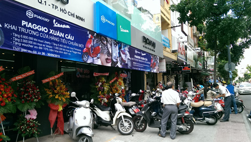 Piaggio Xuân Cầu khai trương showroom tiêu chuẩn mới tại phố xe lâu đời TP.HCM - 4