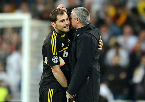 Casillas gặp lại Mourinho: Nhớ những ngày đen tối - 1
