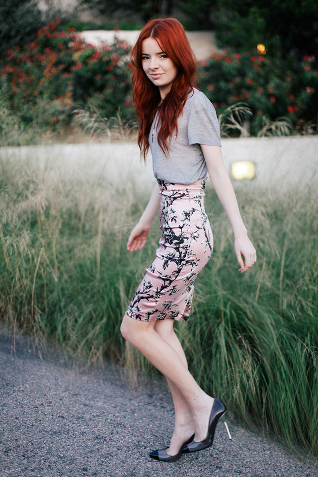 Choáng với BST giày triệu đô của cô gái 9x siêu giàu - 8