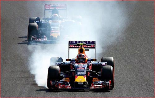 Phía sau vạch đích Japanese GP: Bám đuổi trong vô vọng (P2) - 2