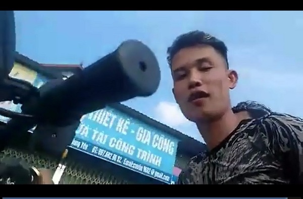 Hiệp Gà phản hồi về &#34;vừa phóng như bay, vừa quay clip&#34; - 3