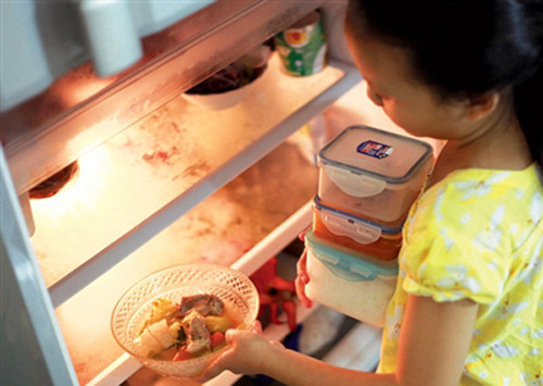 Đồ ăn nấu chín bảo quản trong tủ lạnh dễ gây ung thư - 1