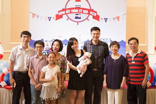 MC Tuấn Tú &#34;ra mắt&#34; quý tử kháu khỉnh - 4