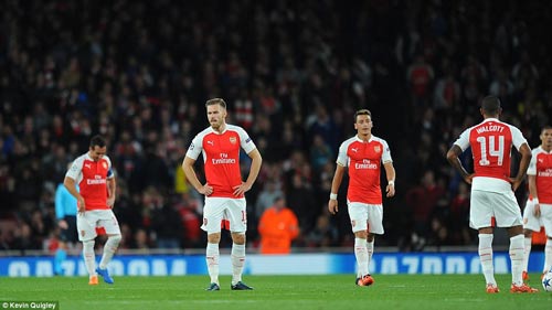 Arsenal lâm nguy: “Pháo thủ” bao giờ mới lớn - 2