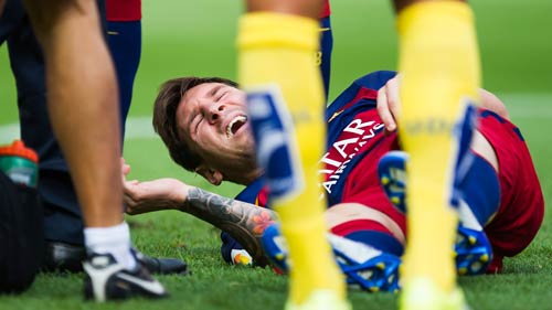 Suarez: Người giữ đuốc thay Messi cho Barca - 1
