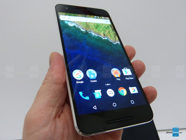 Điện thoại thông minh Google Nexus 6P trang bị màn hình AMOLED kích thước 5.7 inch với độ phân giải QHD (1440 x 2560 pixels), mật độ điểm ảnh 518 ppi, bao bọc bằng kính Gorilla Glass 4.
