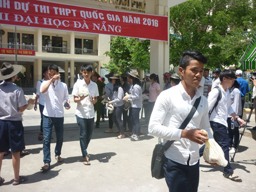 Lợi ích của việc học bơi vào đề thi Tiếng Anh - 8