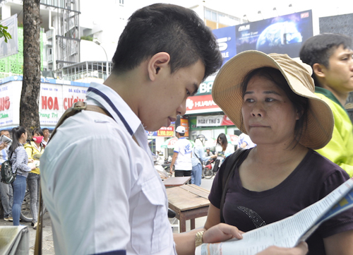 “Hèn nhát” và “dũng khí” vào đề thi Văn - 11