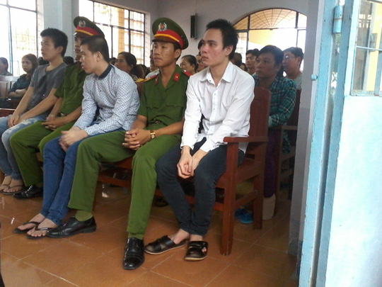 Vụ 3 bị cáo kêu oan ở Cà Mau: Đoàn tụ trong nước mắt - 4