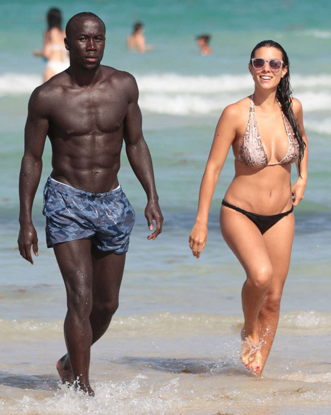 Ludivine Kadri là cô vợ nóng bỏng của Bacary Sagna - chàng hậu vệ của tuyển Pháp và đang chơi cho CLB Manchester City.