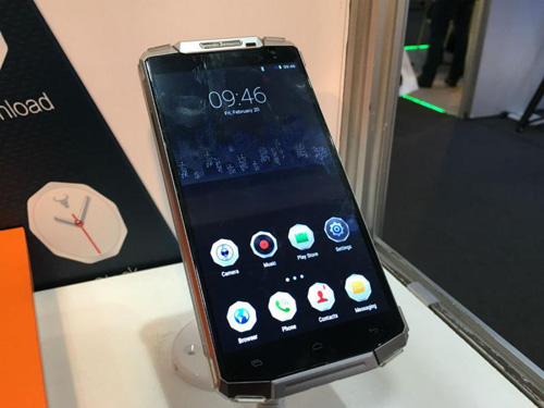 Điện thoại "pin trâu" cho người ít thời gian sạc pin - 3