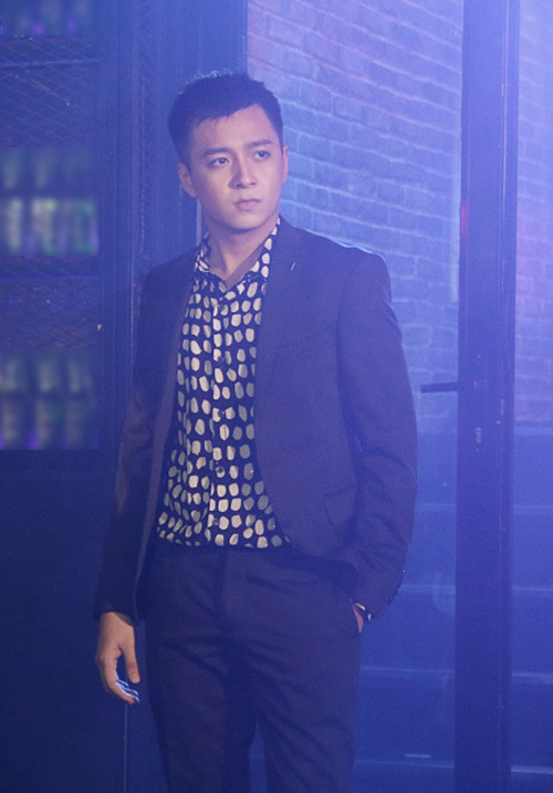 Ngô Kiến Huy lột xác làm "trai hư" trong MV mới - 3