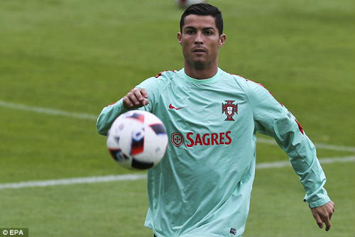 Trước thềm bán kết, Ronaldo bị chê thi đấu nhàm chán - 1