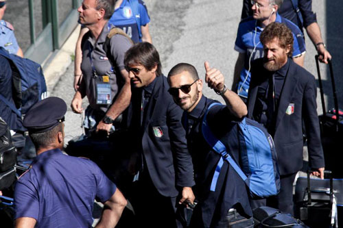 Tin nhanh Euro 5/7: Cả đội Bồ Đào Nha run rẩy trước Bale - 3