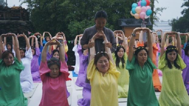 Lee Hyori hạnh phúc với với chồng nghèo, xấu ở đảo - 15