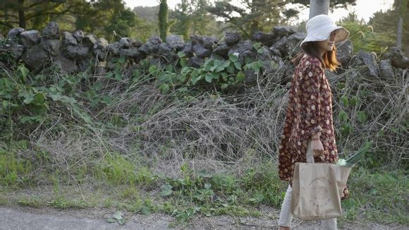 Lee Hyori hạnh phúc với với chồng nghèo, xấu ở đảo - 6