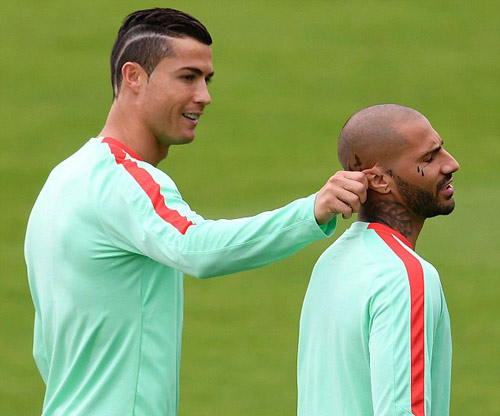 Tin nhanh Euro 6/7: Sir Alex lờ Ronaldo, chọn Bale - 1