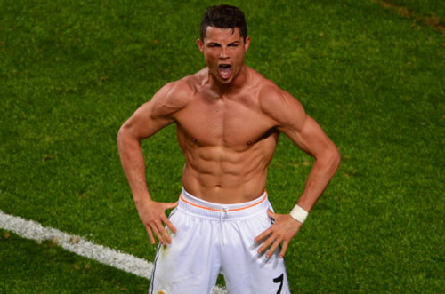 Ronaldo: Riêng 1 góc trời trên bàn cờ EURO - 2