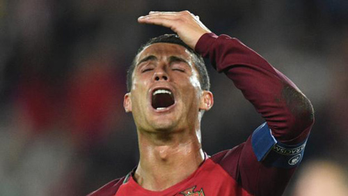 Ronaldo: Riêng 1 góc trời trên bàn cờ EURO - 1
