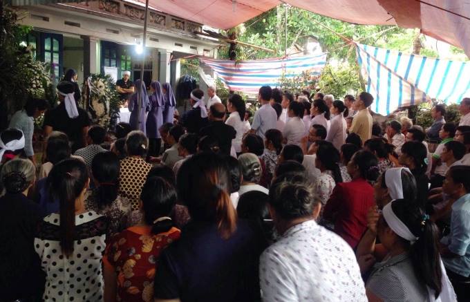 Nữ giám thị bị sát hại: Nghẹn ngào lễ trao bằng trước di ảnh - 3