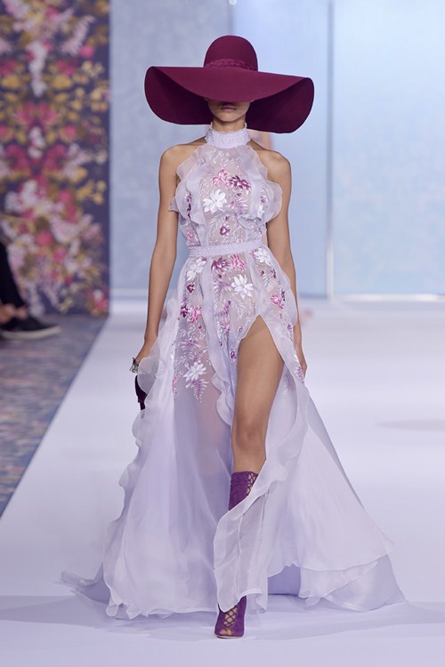 Thiên thần VS siêu gợi cảm dự show Ralph & Russo - 6