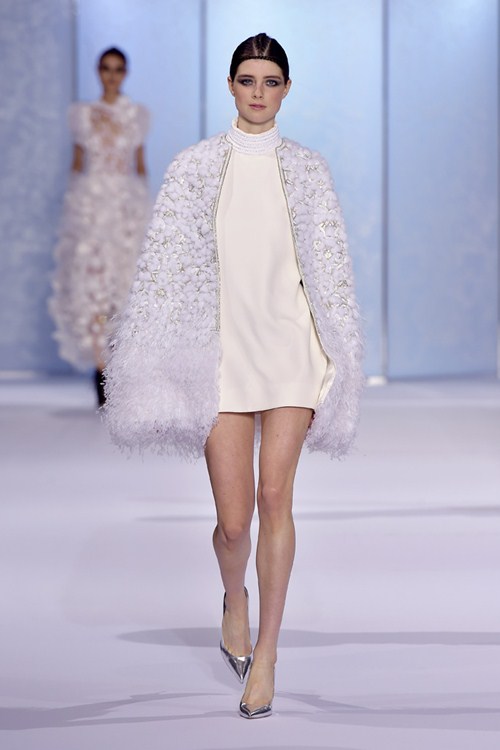 Thiên thần VS siêu gợi cảm dự show Ralph & Russo - 14