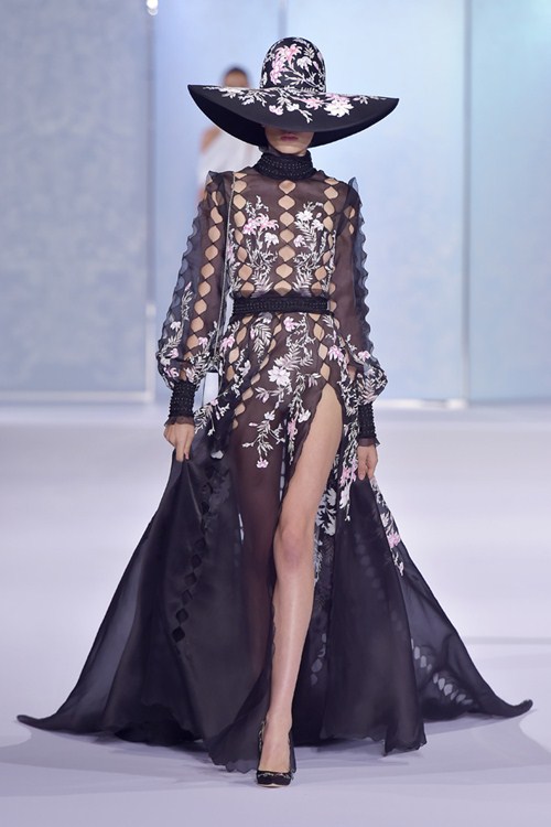 Thiên thần VS siêu gợi cảm dự show Ralph & Russo - 13