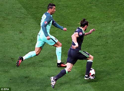 Tóc mới của Ronaldo bị "ném đá" thậm tệ - 10
