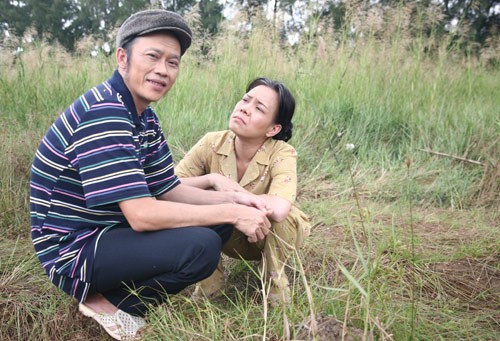 Việt Hương: “Đóng vợ chồng với Hoài Linh rất áp lực” - 1