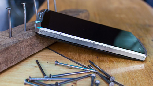 Điện thoại pin 10000 mAh dành cho phái mạnh - 2