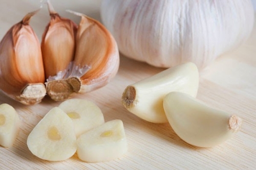 "Lợn lành thành lợn què" vì tự tẩy nốt ruồi bằng tỏi tại nhà - 2