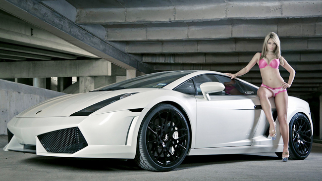 Người đẹp đọ dáng bên Lamborghini