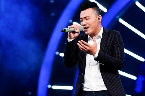 &#34;Chàng trai bán bún bò&#34; gây ấn tượng trên sân khấu Vietnam Idol - 1