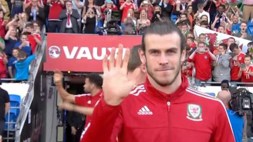 Bale và Xứ Wales trở về: Mở hội với biển người - 9