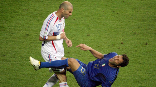 Sau 10 năm, Materazzi tiết lộ lời xúc phạm Zidane - 1