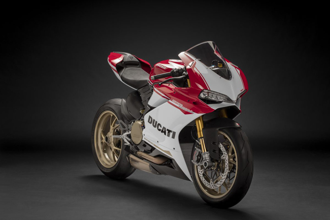Chỉ có 500 chiếc Ducati 1299 Panigale S Anniversario được sản xuất kỷ niệm sinh nhật thứ 90 của Ducati.