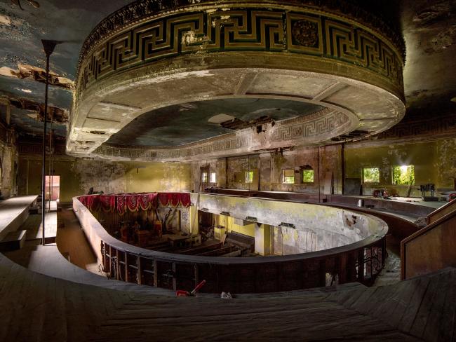 Ám ảnh nhà tang lễ bị bỏ hoang ở Mỹ - 8